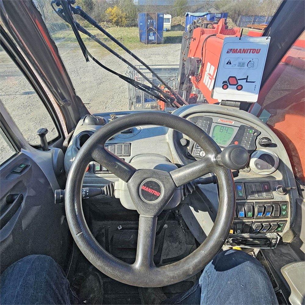 Photo 8