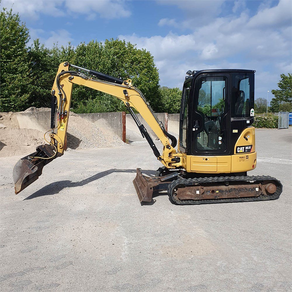 Caterpillar 303.5 E CR – 3T5 – 4 650 h – 2012