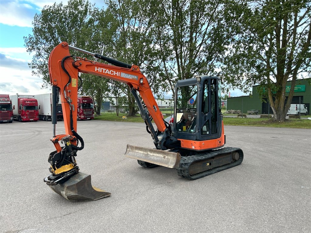 Hitachi ZX52U – 5T5 – 5 541 h – 2010