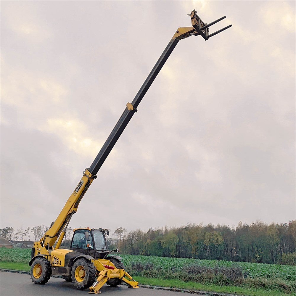 JCB 540-140 – 14 m – 5 400 h – 2006
