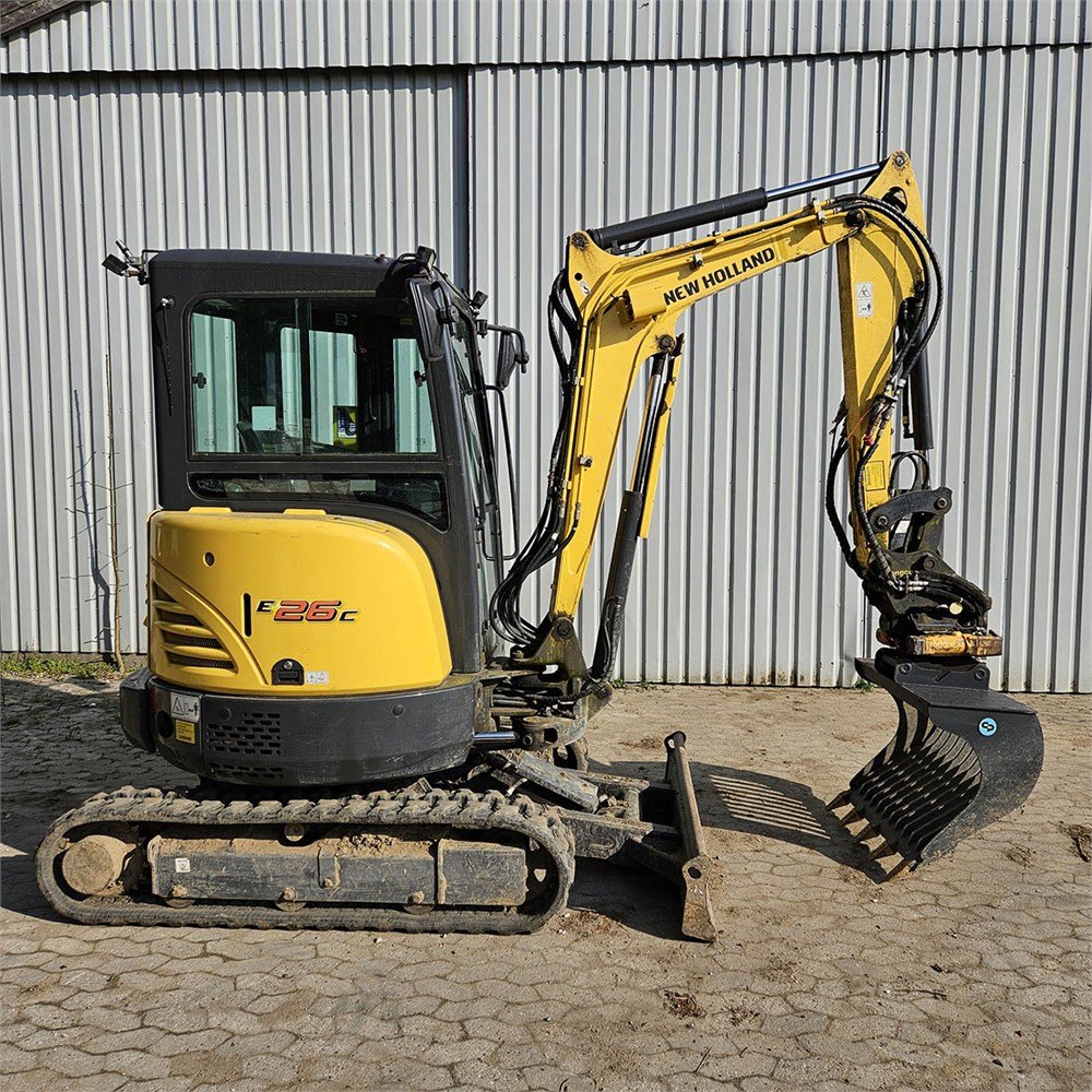 New Holland E26C – 2T6 – 916 h – 2018