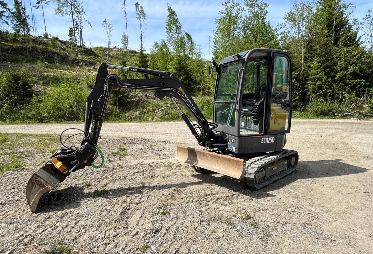 Volvo ECR25D – 2T7 – 891 h – 2017
