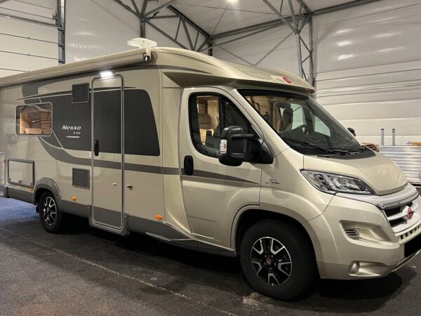 BÜRSTNER NEXXO T720